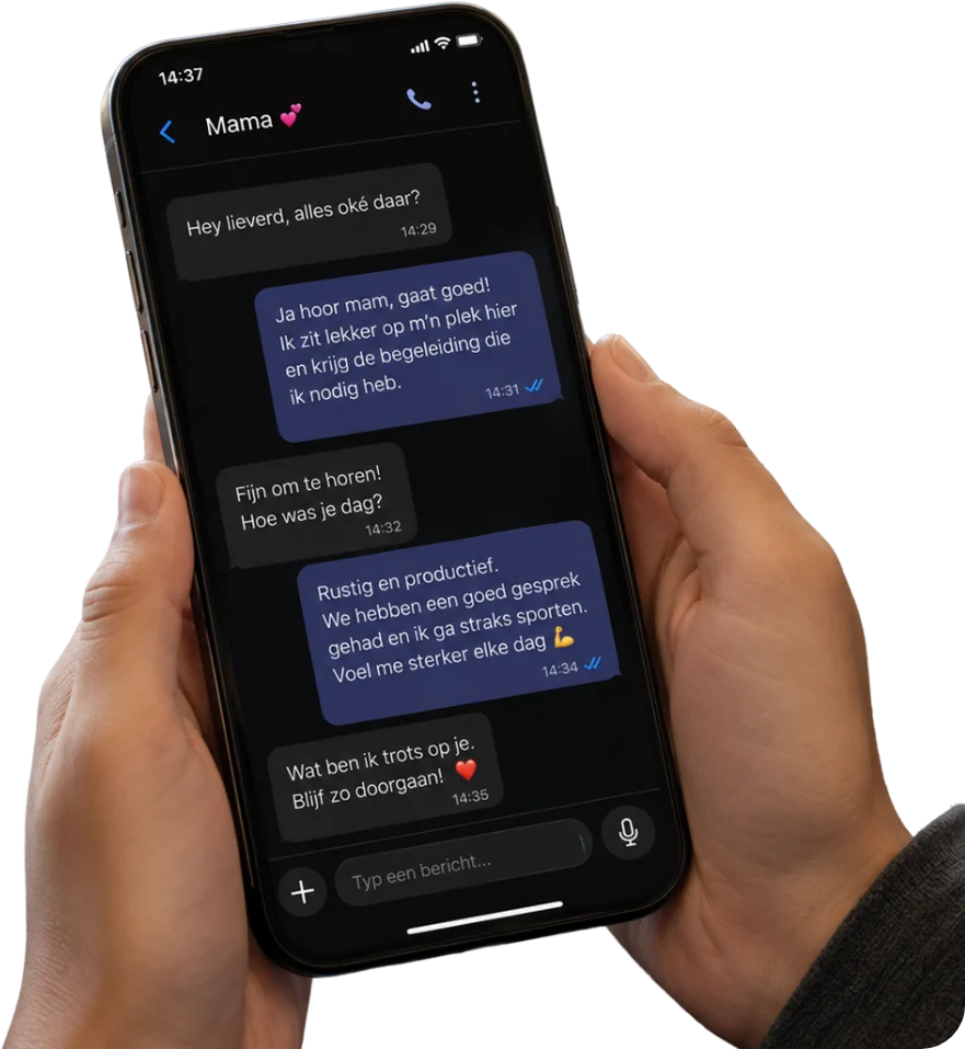 Telefoon met berichten tussen moeder en zoon
